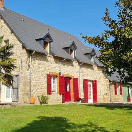 La Pichonniere Bed & Breakfast Isigny-le-Buat Dış mekan fotoğraf