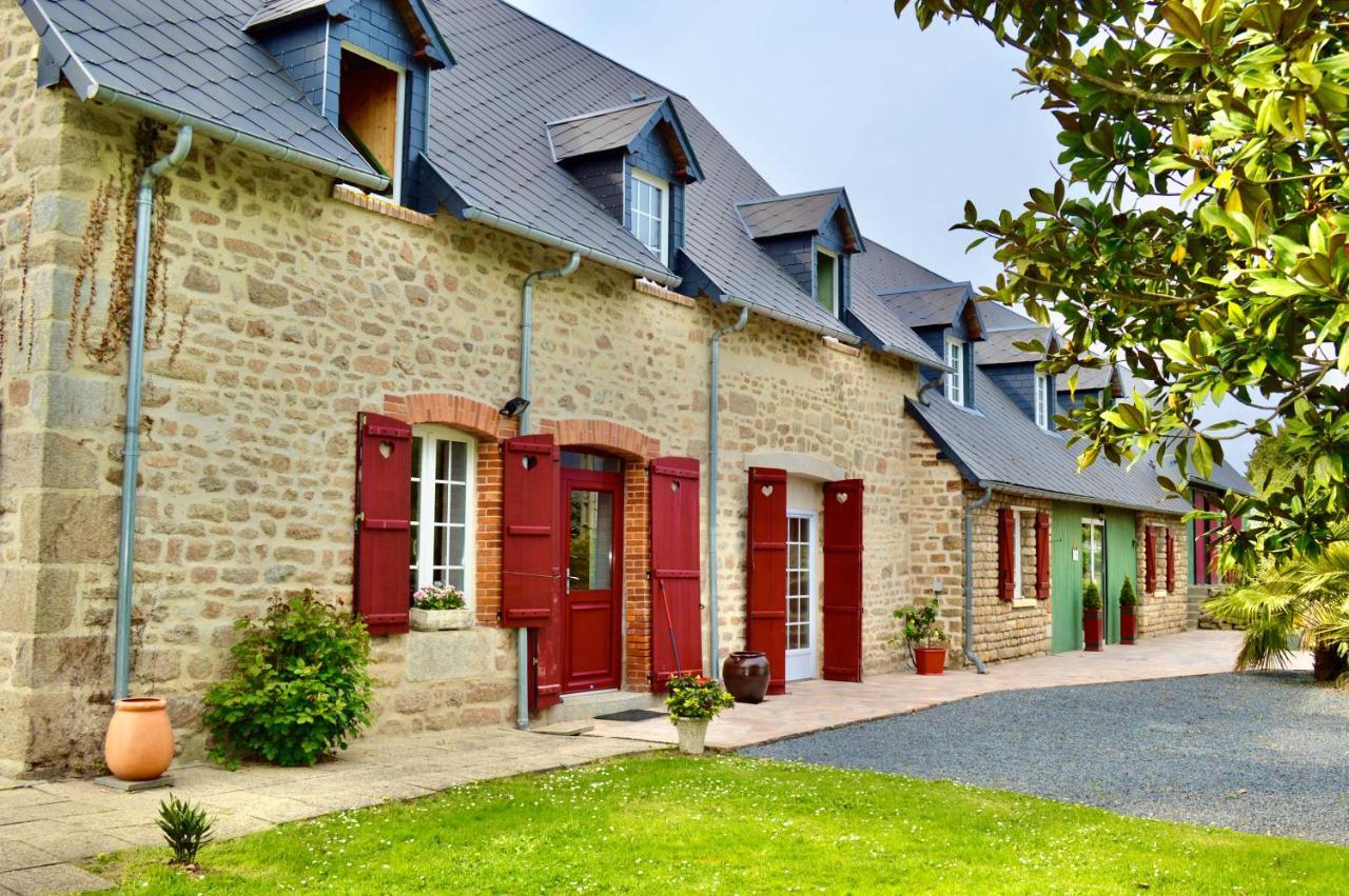 La Pichonniere Bed & Breakfast Isigny-le-Buat Dış mekan fotoğraf