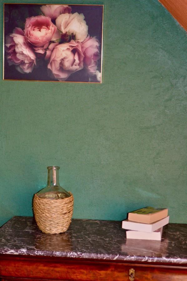 La Pichonniere Bed & Breakfast Isigny-le-Buat Dış mekan fotoğraf