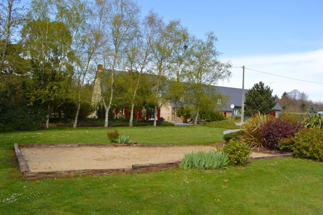 La Pichonniere Bed & Breakfast Isigny-le-Buat Dış mekan fotoğraf